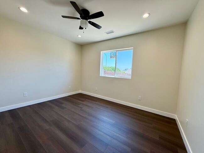Building Photo - 1522-30 Falda Del Cerro Ct