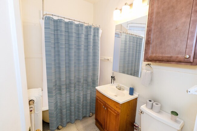 Building Photo - Lake Harriet Pkwy Apartments