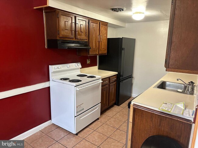 Building Photo - 1628 Fort Fisher Ct