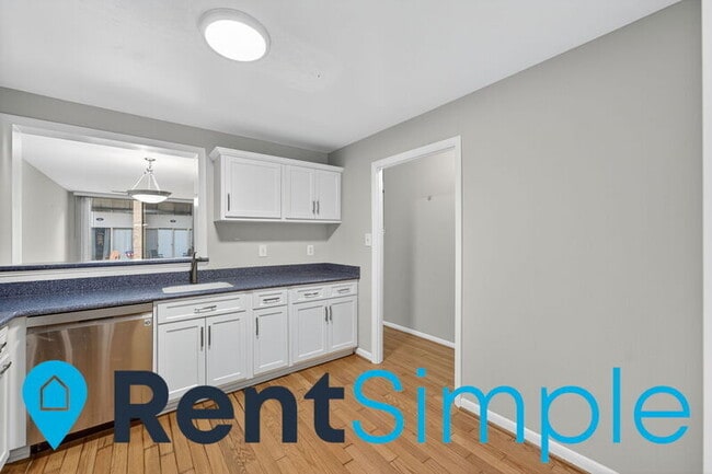 Building Photo - 1673 S Hayes St