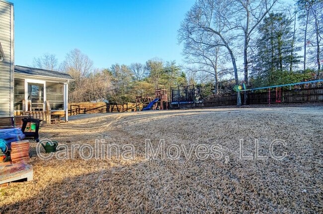 Building Photo - 512 S Orchard Farms Ave