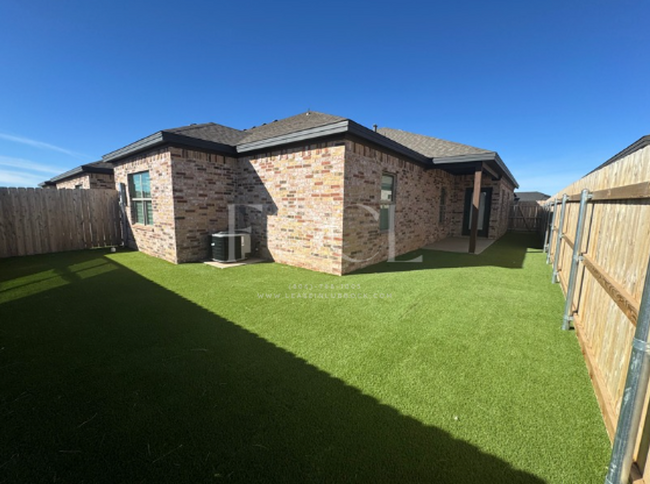 Building Photo - New Built Townhome in Escondido