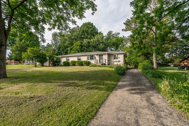 Building Photo - 1813 Welcome Ln