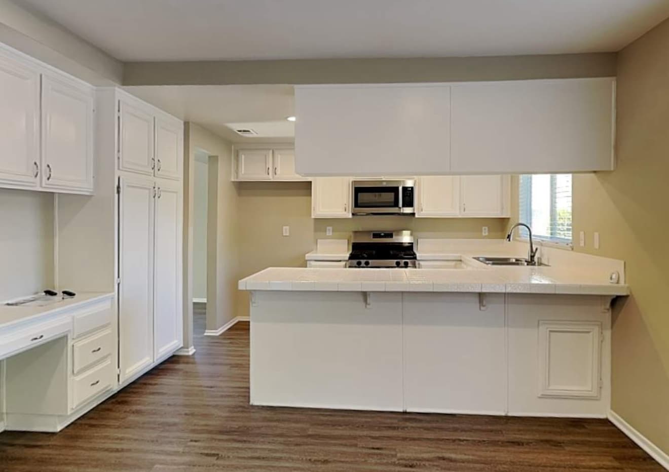 Building Photo - 112 Placid Ave