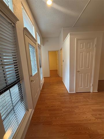 Building Photo - 5210 Manhassett Dr