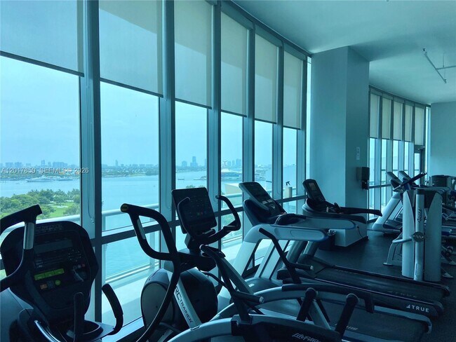 Building Photo - 888 Biscayne Blvd