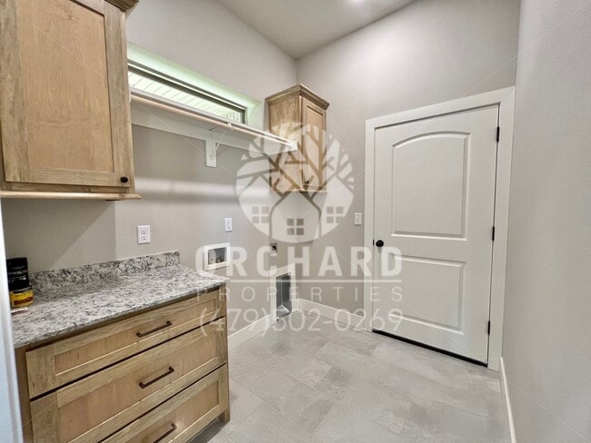 Building Photo - Tontitown- Single-Family Home- Beautiful Blakely Plan