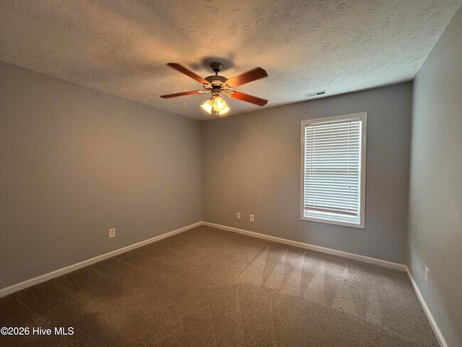 Building Photo - 376 Eastfield Dr