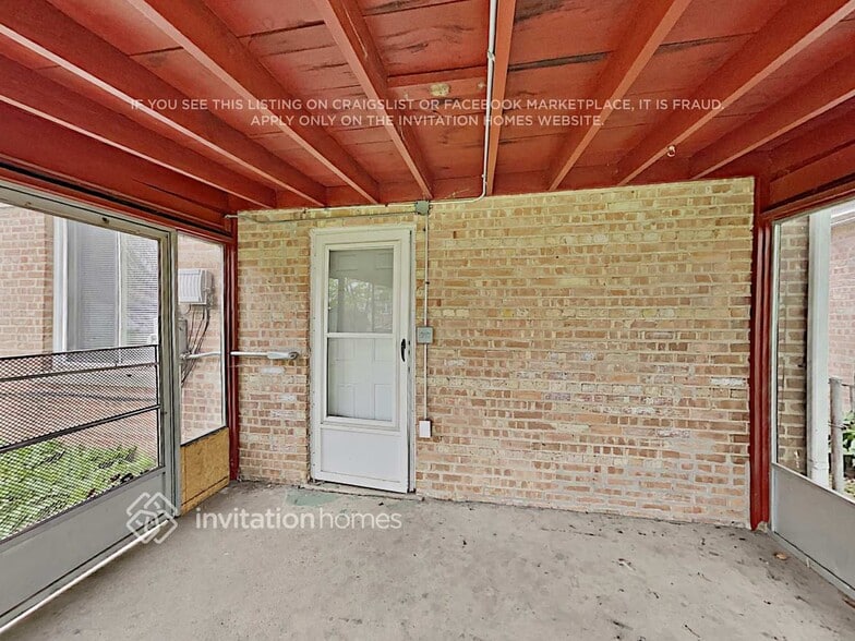 Building Photo - 8925 S Utica Ave