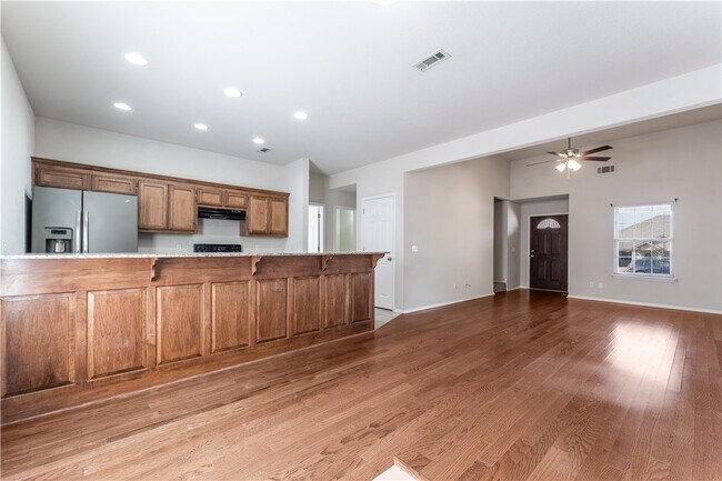 Building Photo - 3005 SW Deerfield Blvd