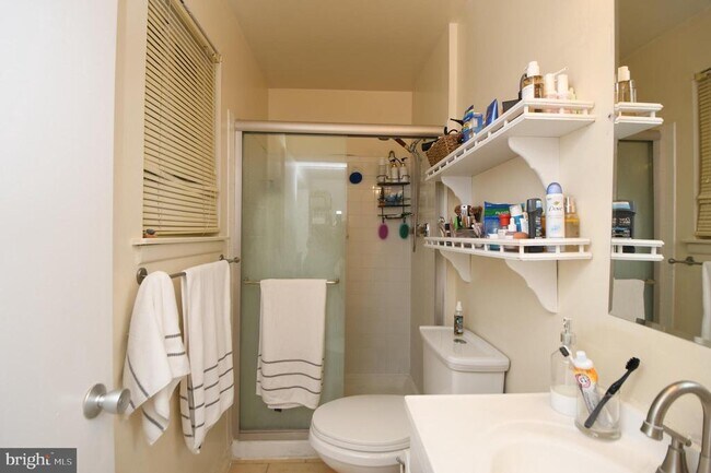 Building Photo - 7812 Briardale Terrace