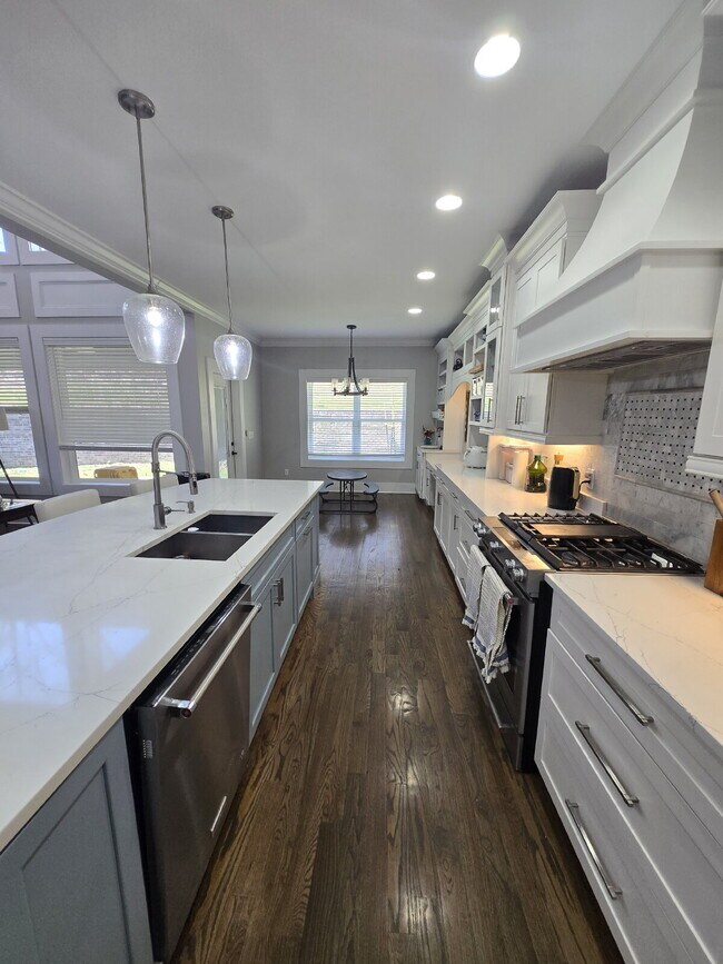 Building Photo - Amazing House In Windstone Available For Prelease