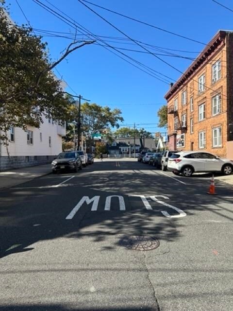 Building Photo - 98 Andrew St