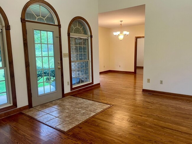 Building Photo - 1212 Ridgewood Ct