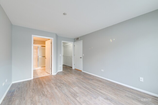 Building Photo - 460 Mayflower Ln