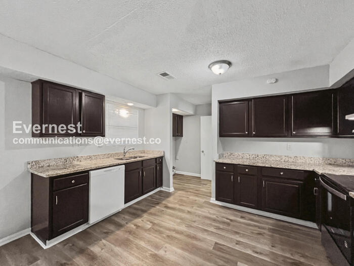 Building Photo - 4330 Almo Ave