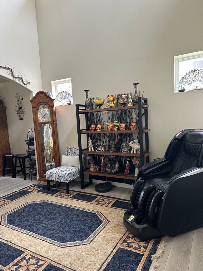 Building Photo - Beautiful 5 Bed/3Ba Single Family Home