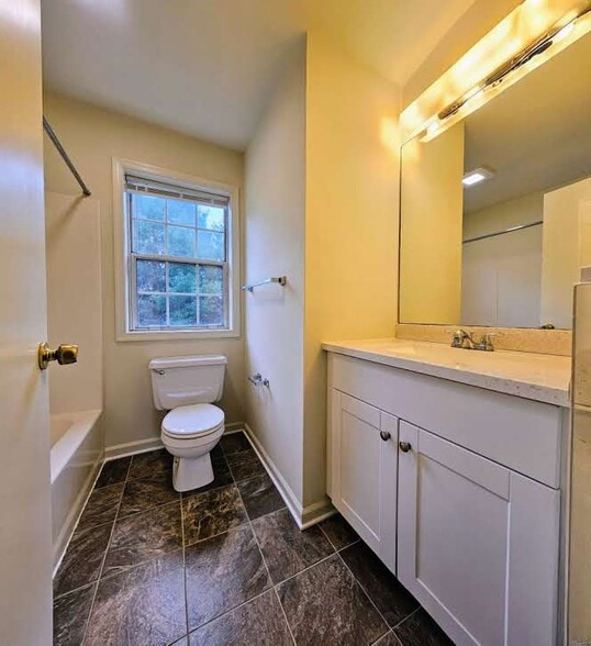 Building Photo - 256 Morgan Dr