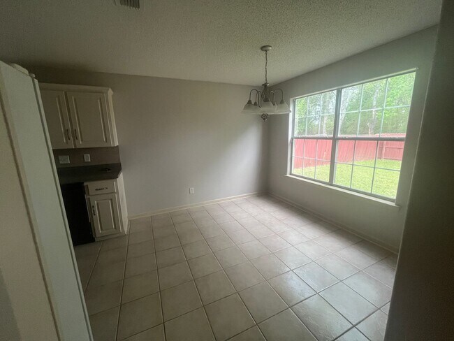 Building Photo - Nice Family home in Ward