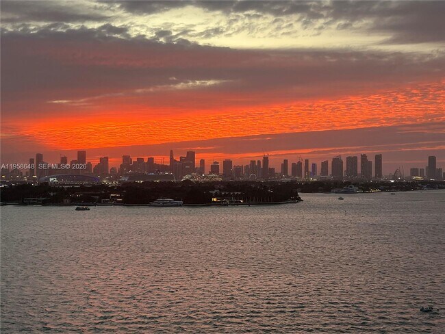 Building Photo - 1000 West Ave