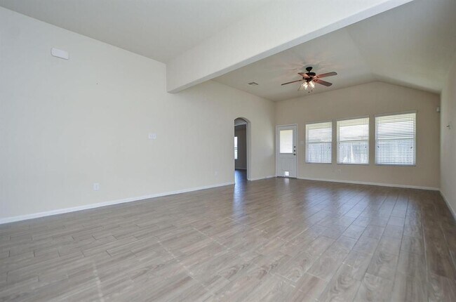 Building Photo - 3066 View Valley Trail
