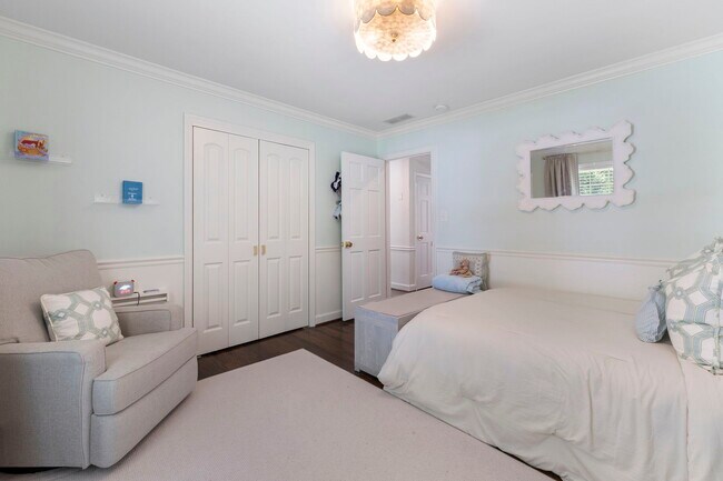 Building Photo - 4470 Chatworth Ct NE