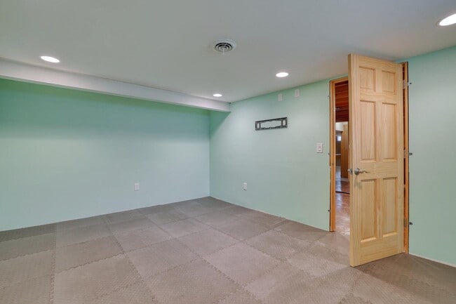 Building Photo - 4465 N 144th St