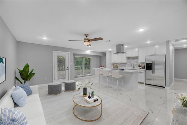 Building Photo - 313 Clearwood Dr