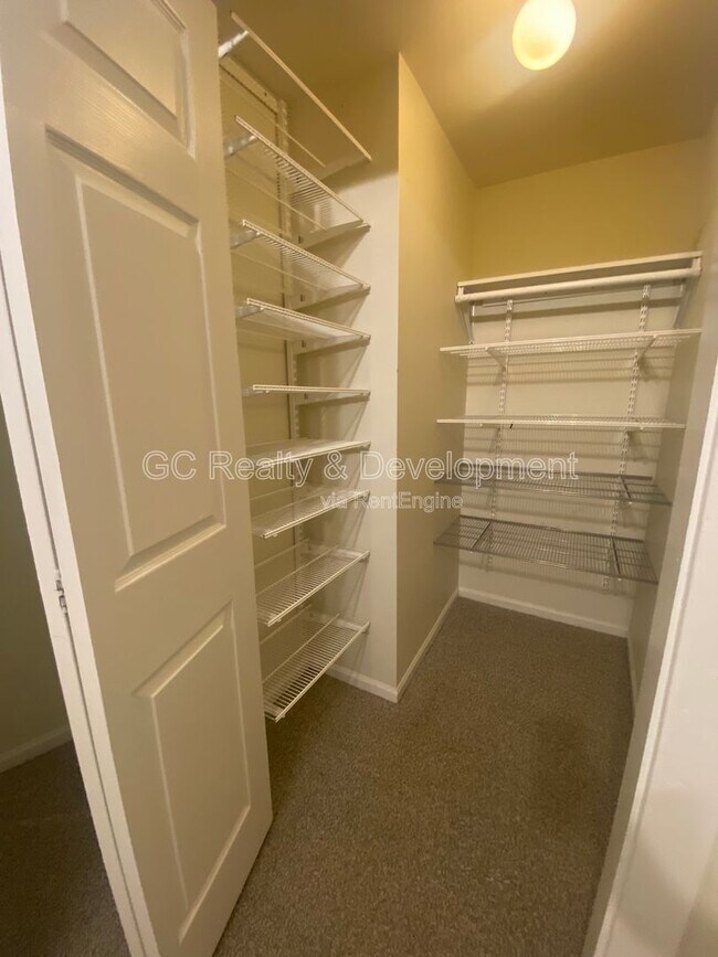 Building Photo - 2156 W Belle Plaine Ave