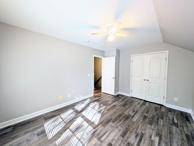 Building Photo - 830 N Taylor St