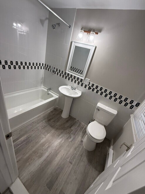 Building Photo - 421 Washington St