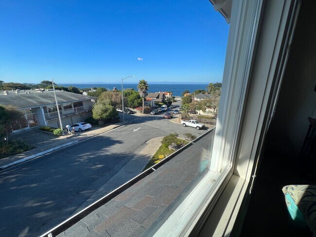 Building Photo - 189E - CS