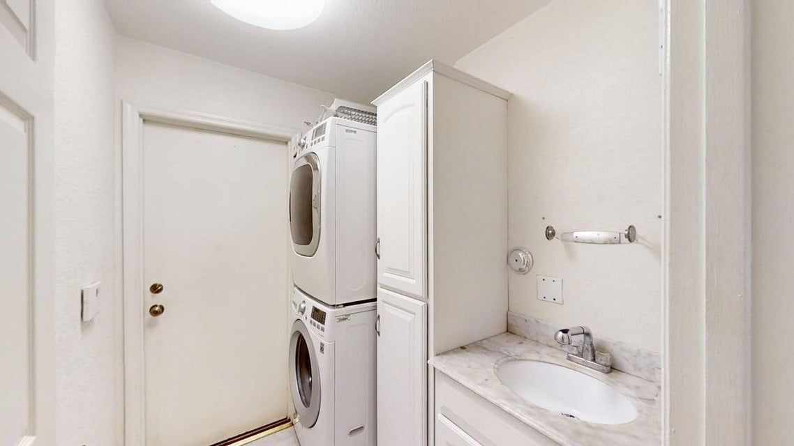 Building Photo - 23330 La Vida Way