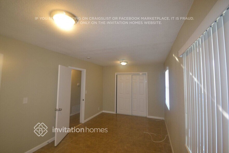 Building Photo - 2464 SW 8th St