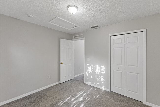Building Photo - Charming home for RENT in Groveland