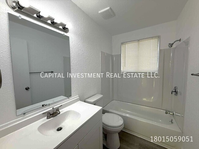 Building Photo - 3842 Dean Dr