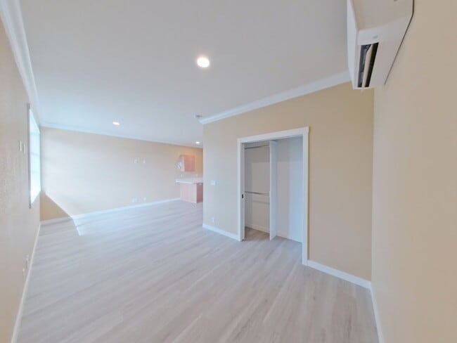 Building Photo - West 11th Studios &amp; Garages