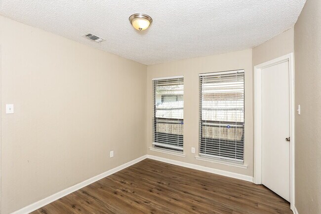 Building Photo - 6328 Canyon Cir