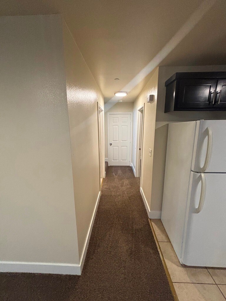 Building Photo - 148 W 79th St