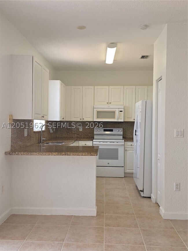 Building Photo - 15255 SW 9th Way