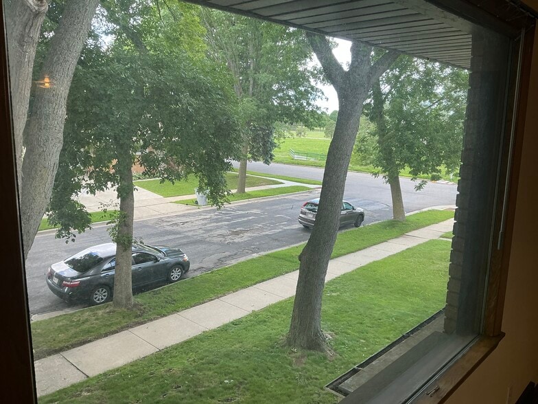 Front picture window - 4210 S 22nd St