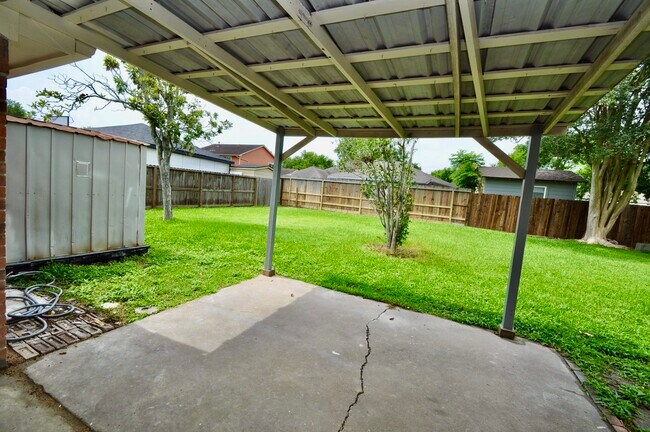 Building Photo - 6822 La Puente Dr