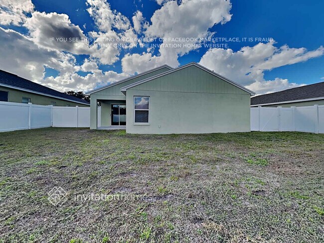 Building Photo - 4518 Fairway Oaks Dr