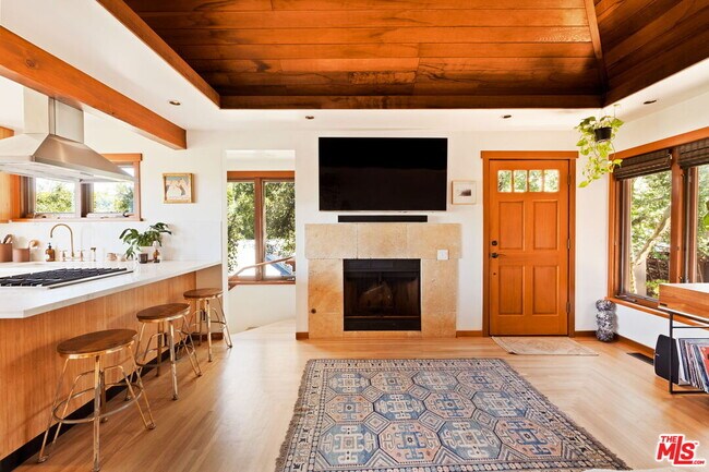 Building Photo - 21071 Waveview Dr