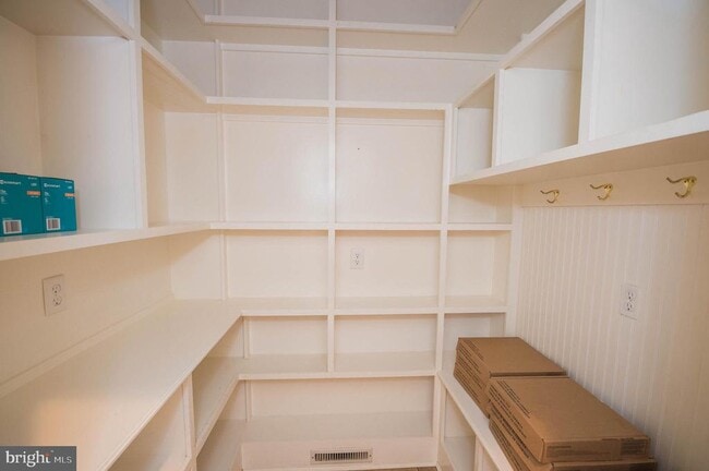 Building Photo - 5482 Royal Mile Blvd