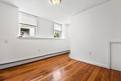 Building Photo - 775 E 5th St