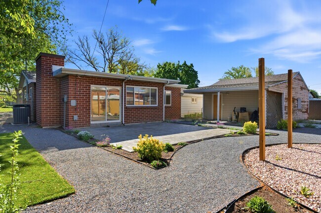 Building Photo - 1153 Buccaneer Dr