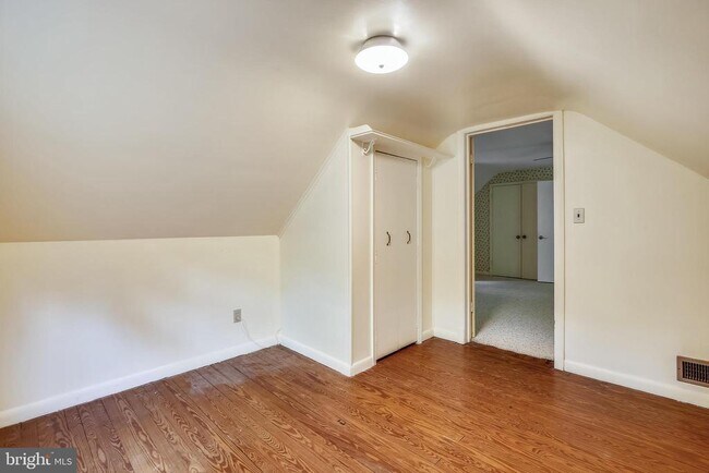 Building Photo - 2325 Highland Ave