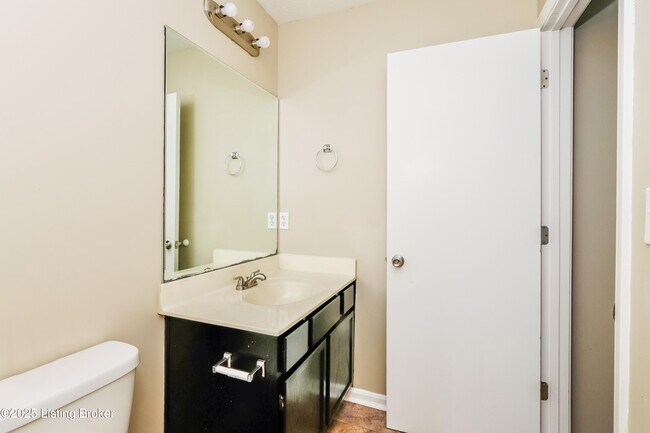 Building Photo - 10613 Irvin Pines Dr