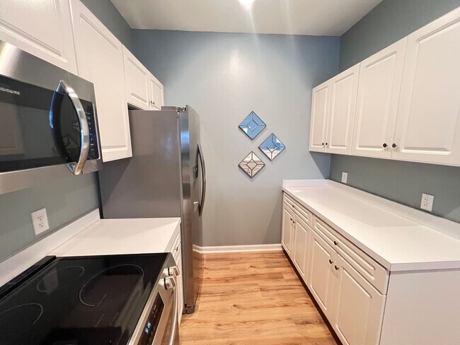 Building Photo - Overlooking the Intracoastal Waterway! Three-Bedroom Condo at The Moorings at Eastport!